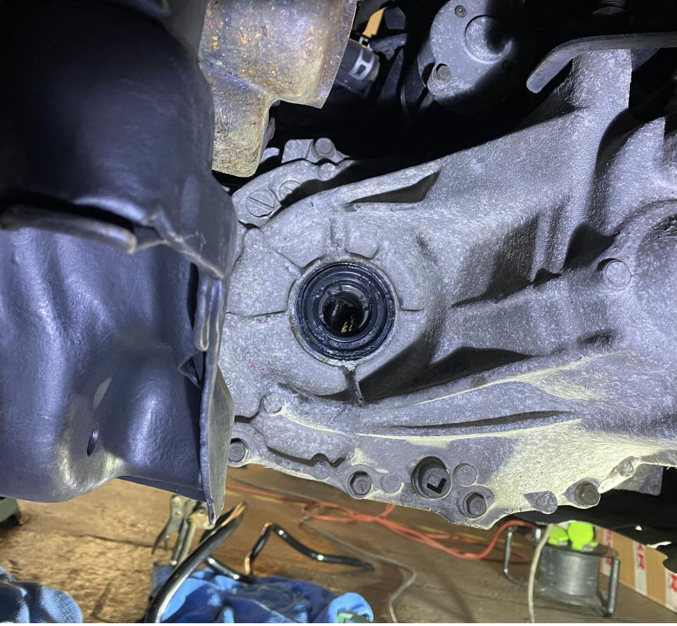 Honda Drive shaft seal right (35X62X8) for Honda ✓ AKR Performance